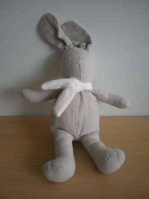 Cote table Lapin Beige écharpe blanche - Très bon état