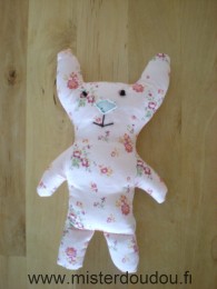 Petit boy Lapin Rose motifs fleurs - Très bon état