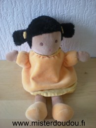 Nounours Poupée Marron robe orange cheveux noirs - Très bon état